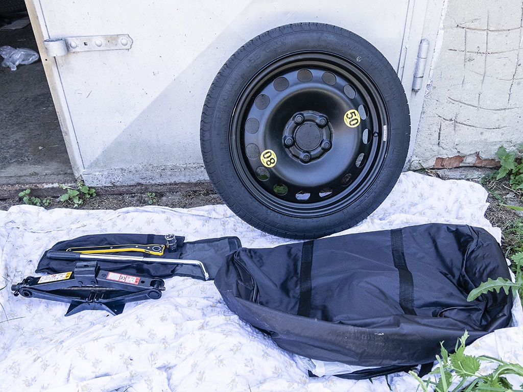 BMW dojazdová pneumatika - 2