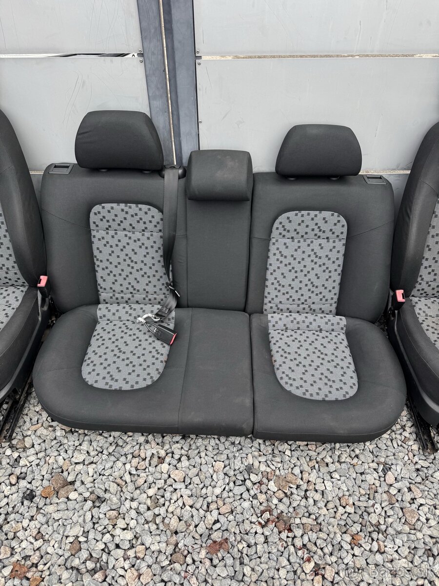 Sedačky Škoda Fabia I - 2