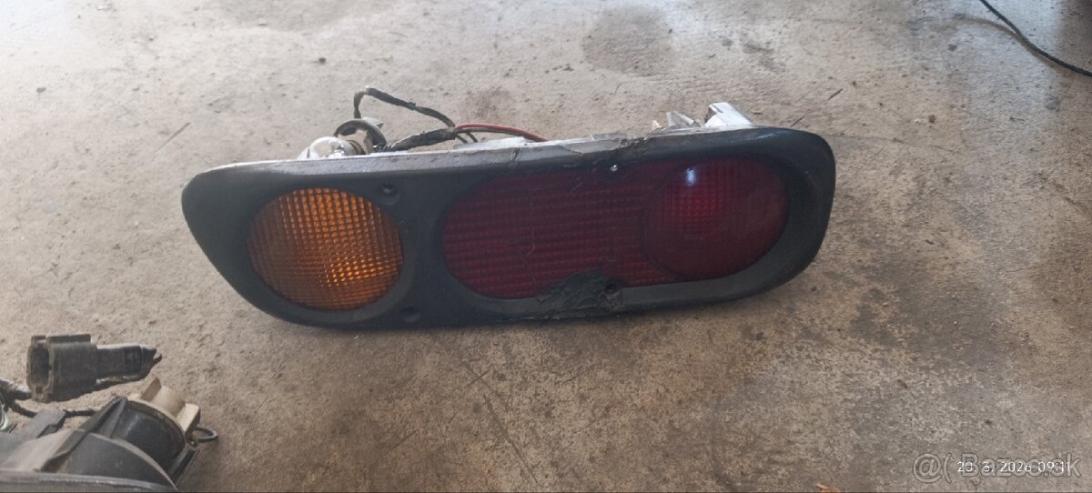Zadné svetlá nissan Terrano 2 - 2