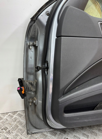 Škoda Superb II 2 2008- pravé predné dvere - 2