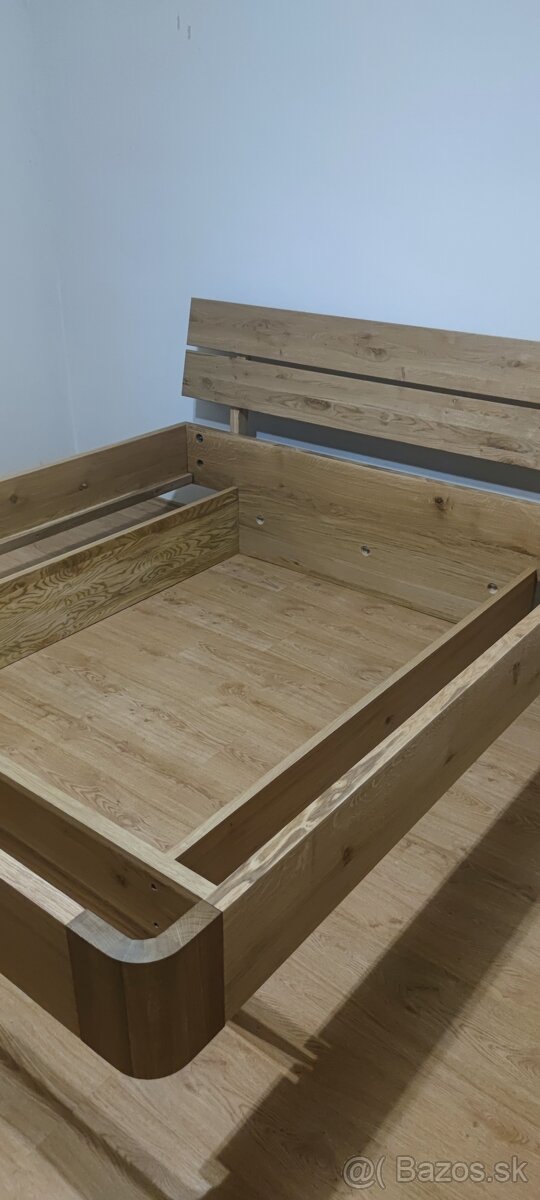 Dubová postel - 2