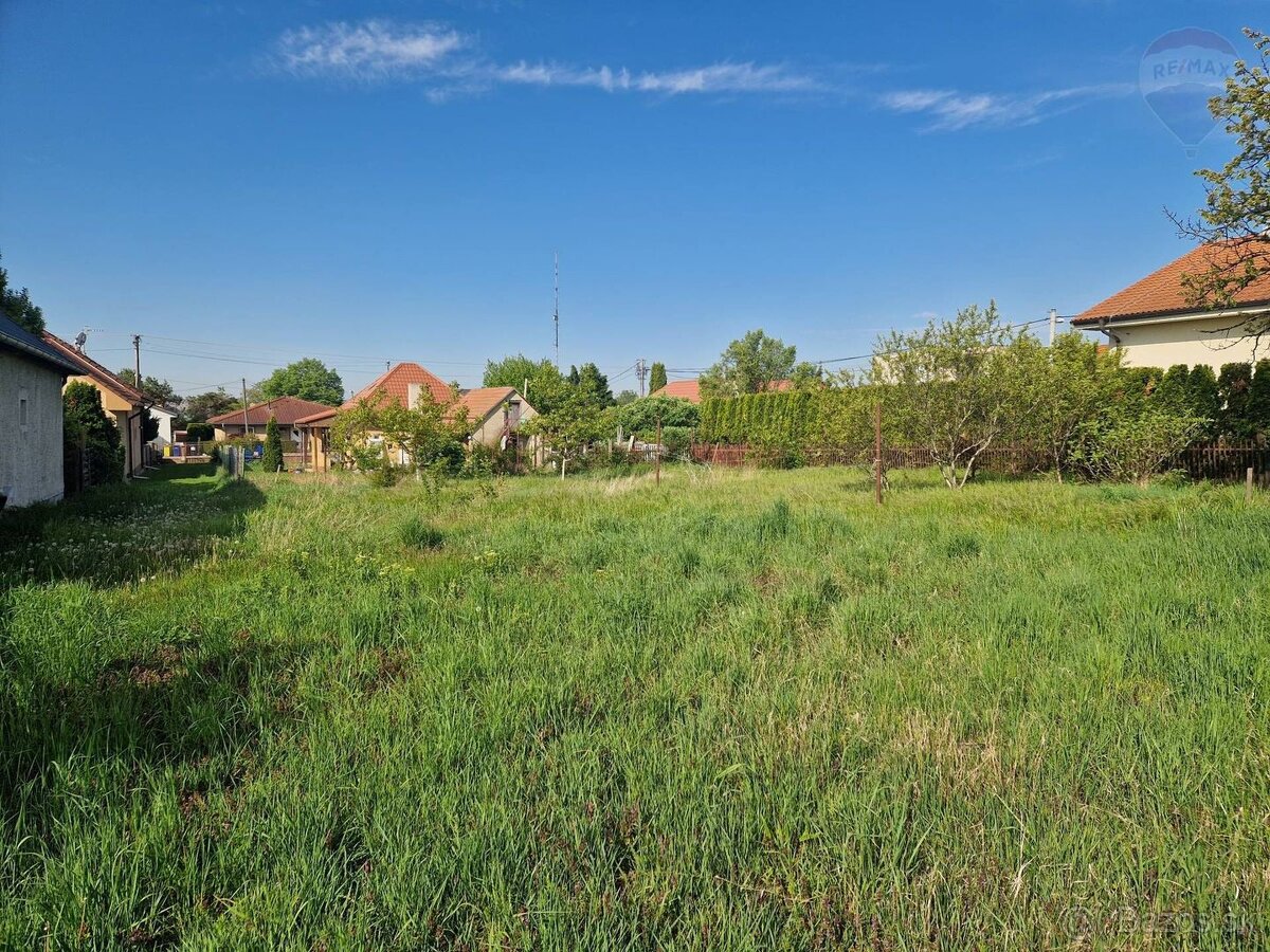 predaj stavebný pozemok Janíkovce - 2