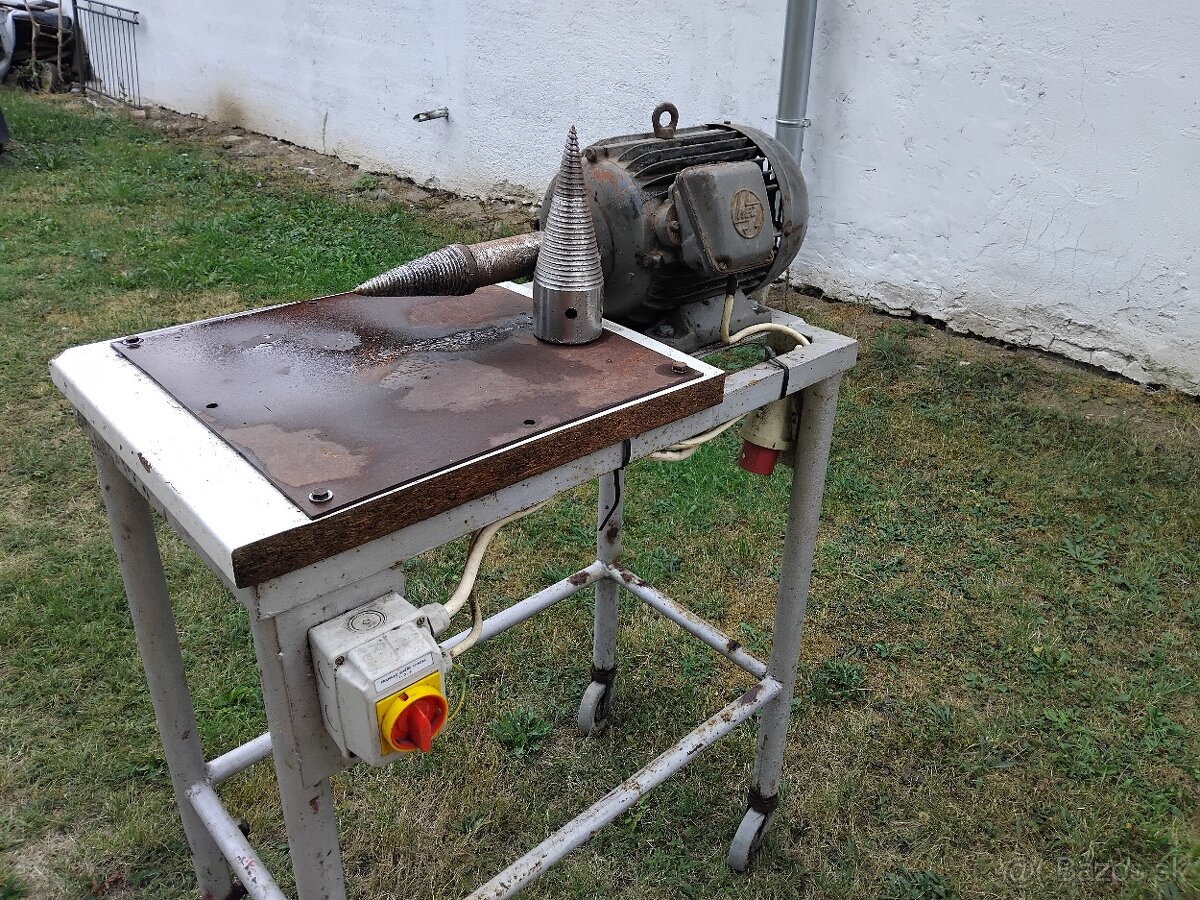 Kuželová štiepačka na drevo - 2