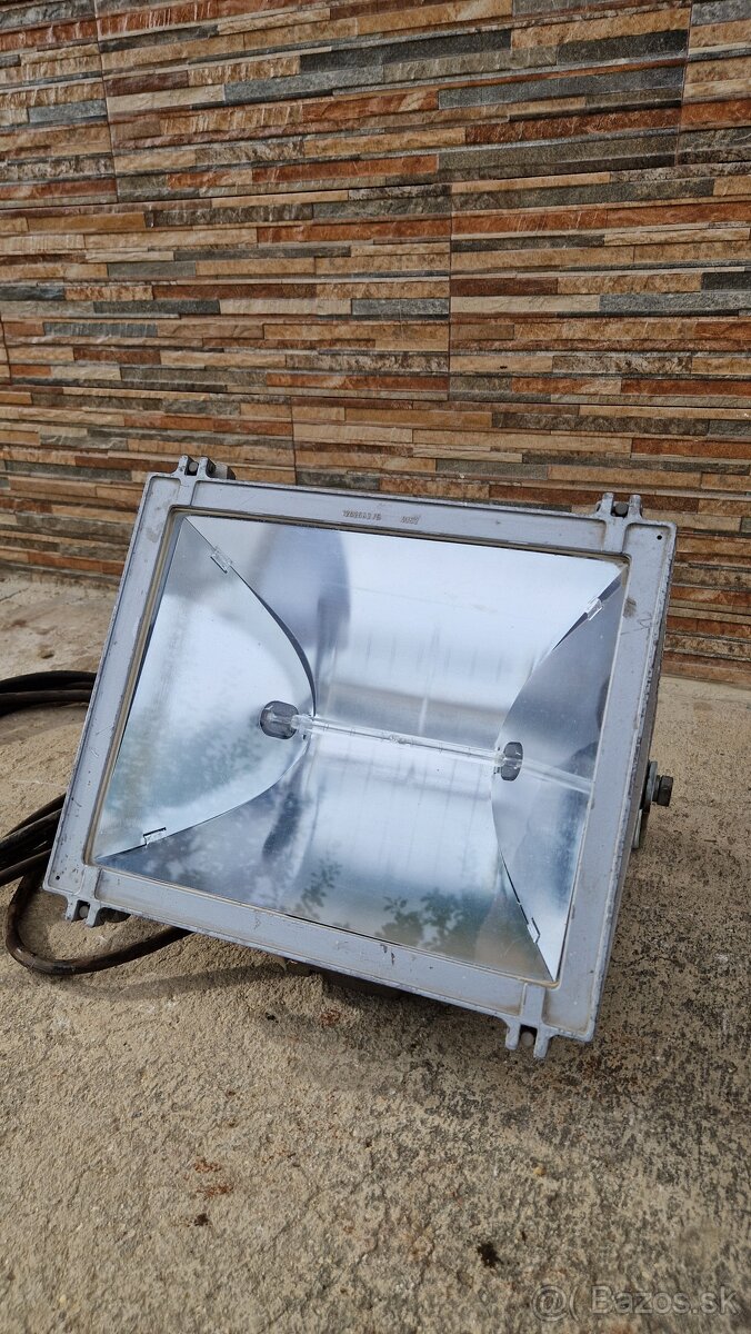 Halogénové reflektor 1kW - 2