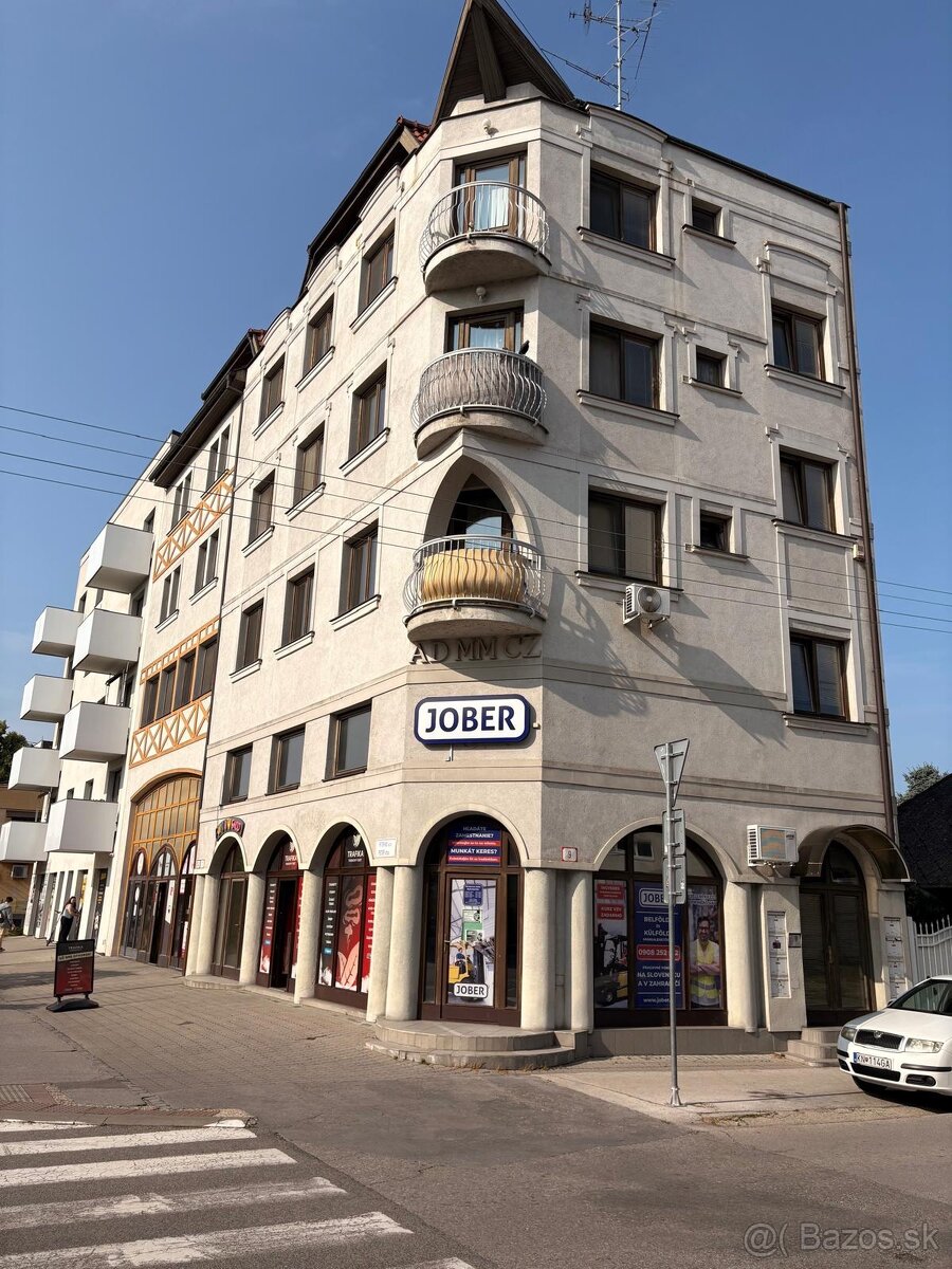 Na predaj – obchodné priestory Komárno, 233 m², Petöfiho ul - 2