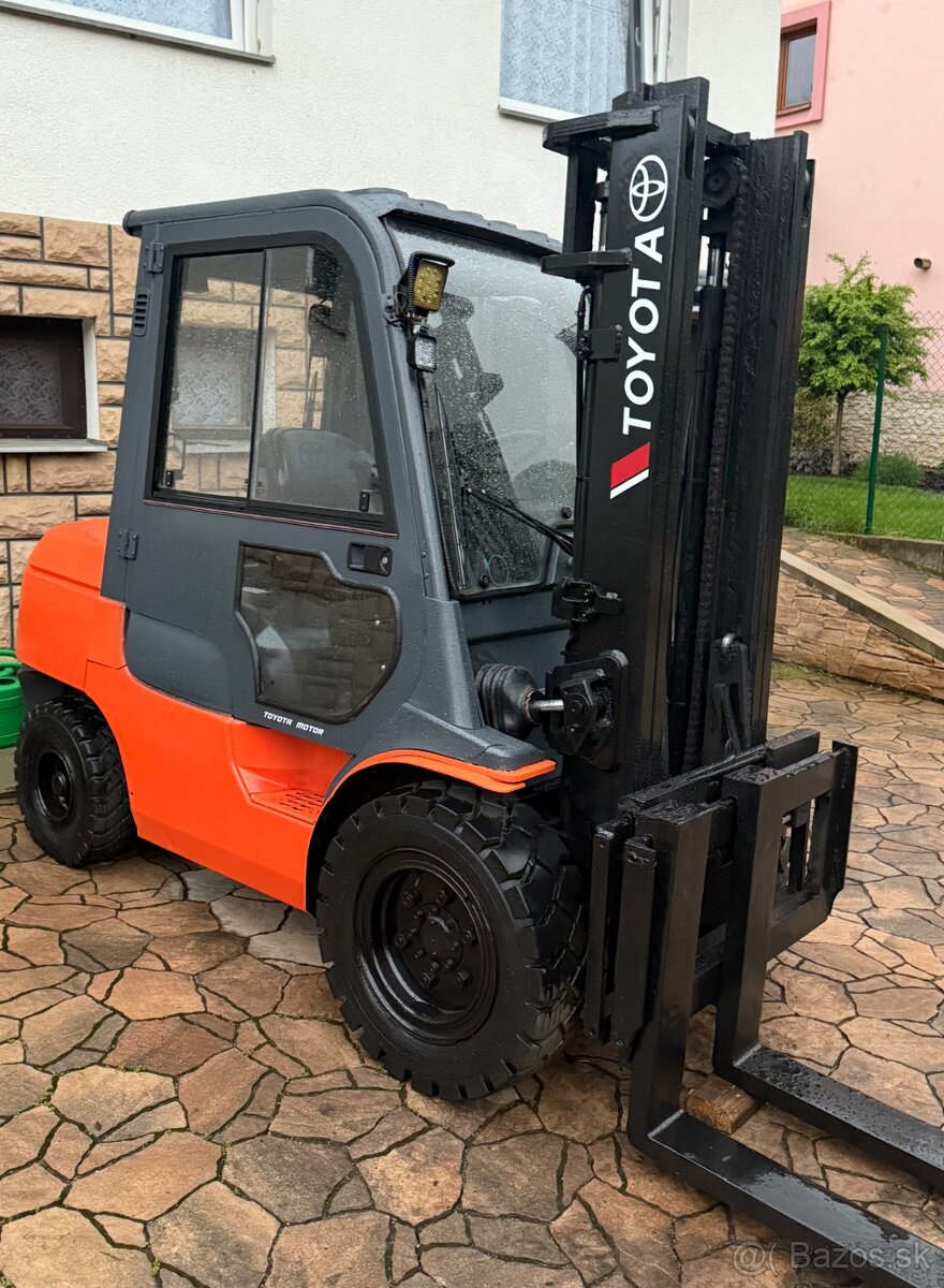 TOYOTA - VZV - 3,5 TONY - DIESEL - KABÍNA - PREDÁM - 2