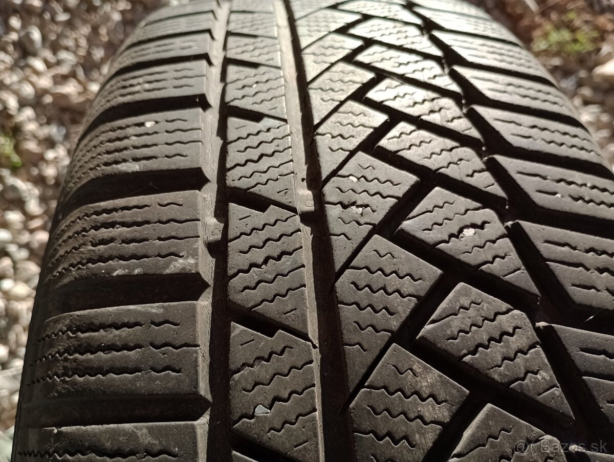 Predam 4ks pneu 215/65/r17 zimne 99H Continental - 2