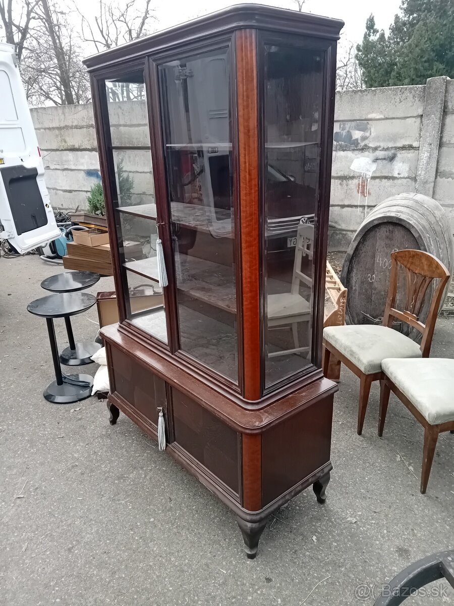 Vitrína - 2