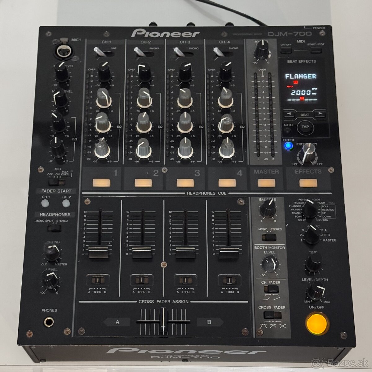 Pioneer DJM 700 - 2