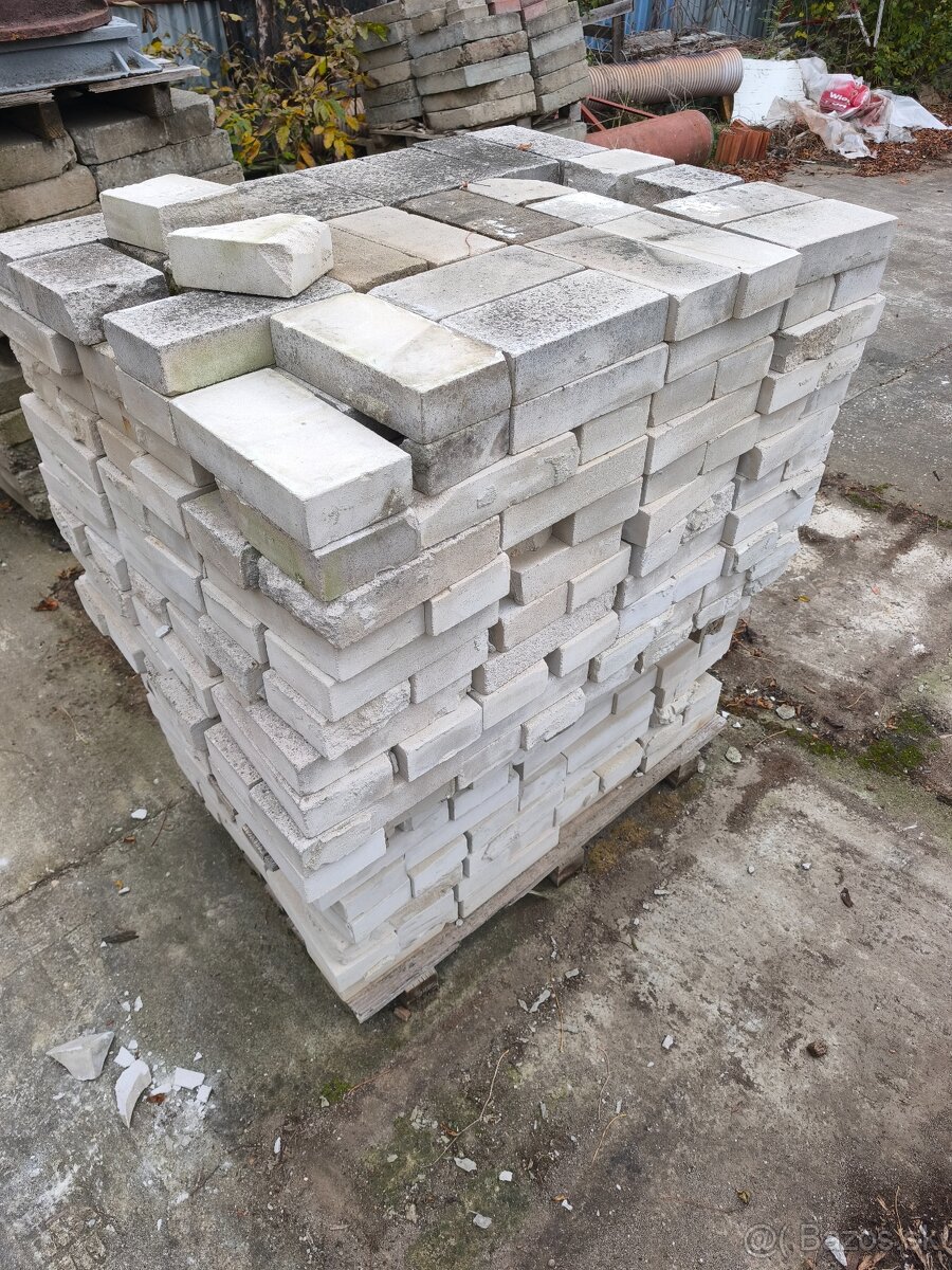 Biele tehly + debniace tvárnice - 2