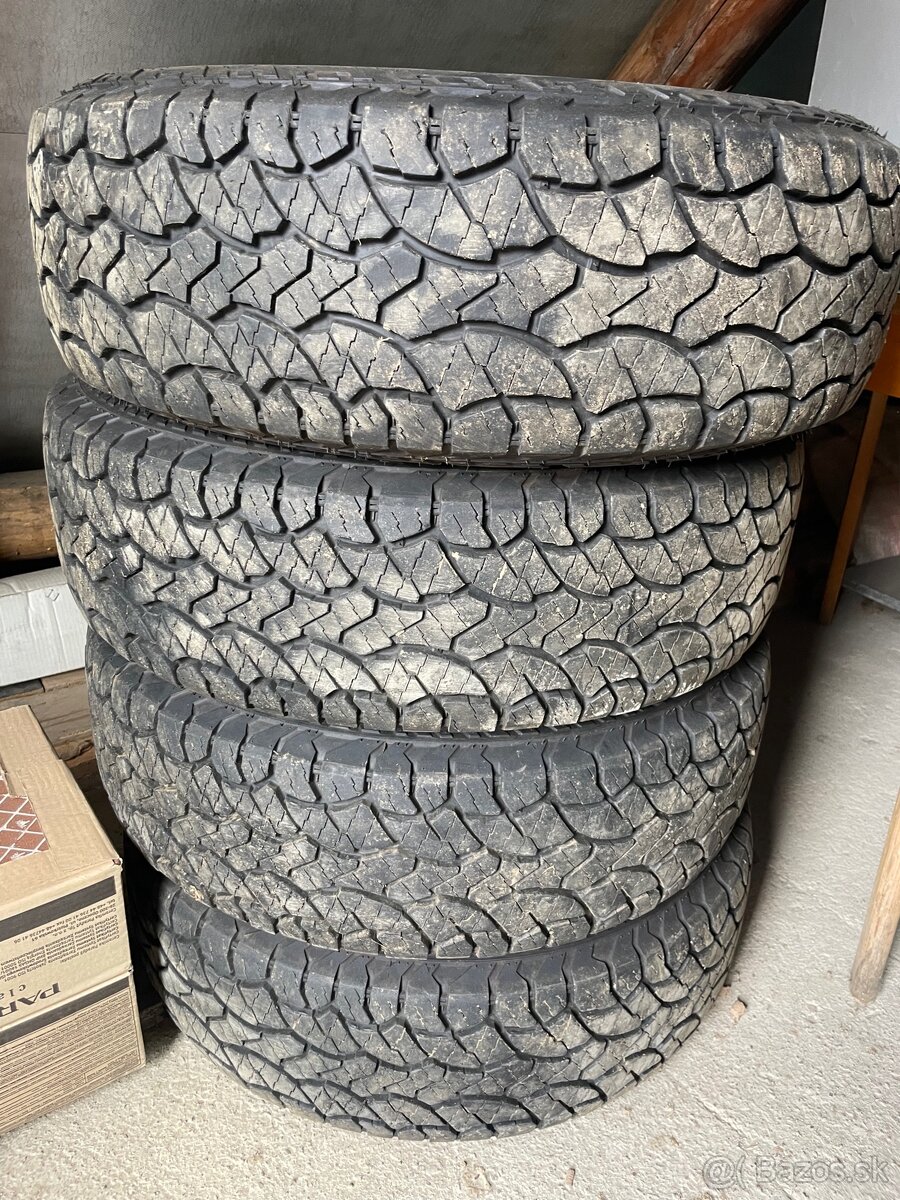 Momo Trial 235/70 r16 (celoročne) - 2