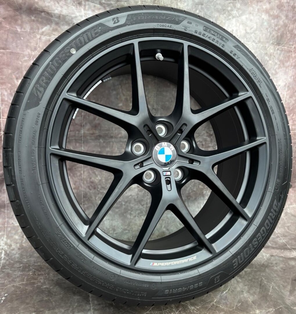 Letní top alu Bmw Performance 225/45R18 95Y - 2