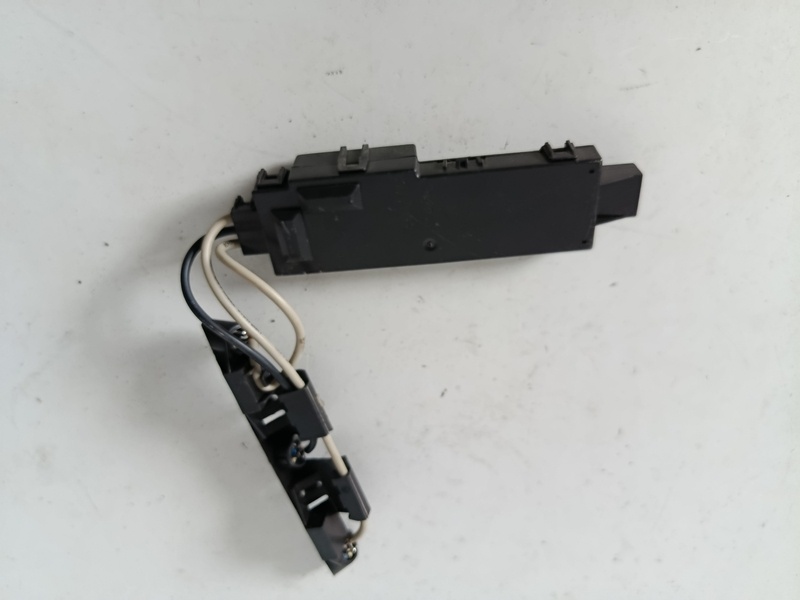 RJ vw SNÍMAČ SENSOR RUCHU ALARM 3c0951171c 30€ - 2