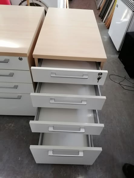 kancelársky nábytok - 2