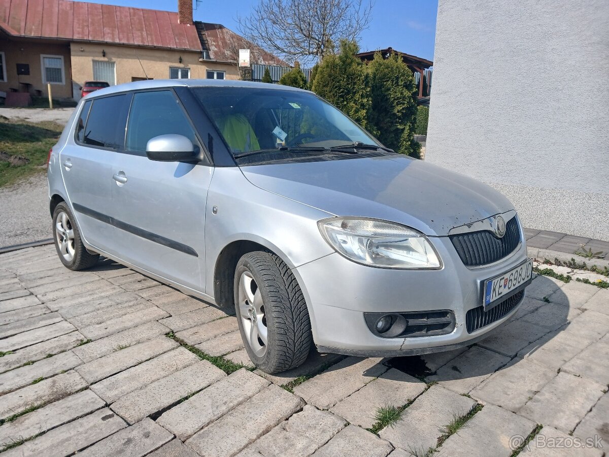 Škoda fabia 2 2010 - 2