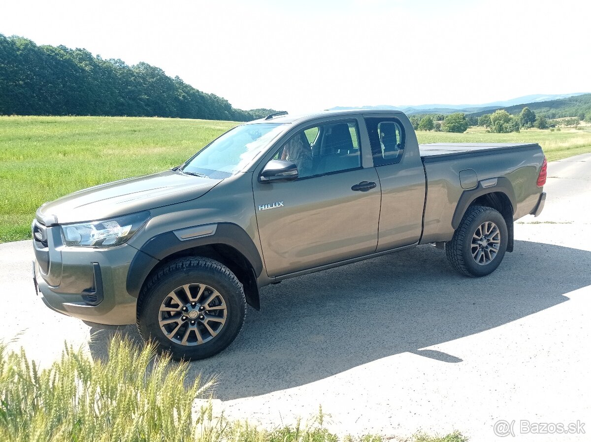 Toyota Hilux - 2