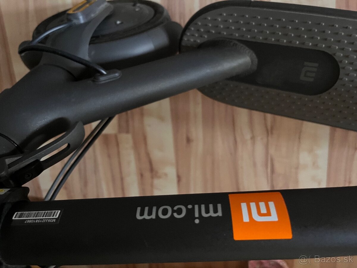 Xiaomi Mi Electric Scooter Essential - 2