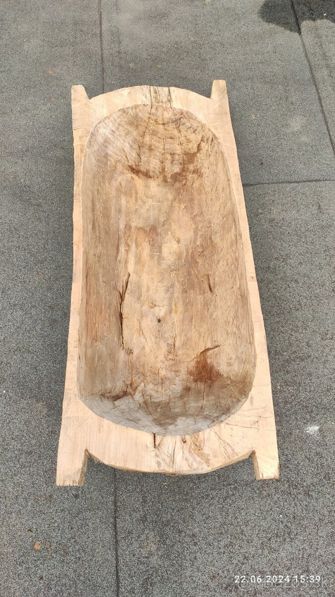 Predám rustikálne hrubo tesané drevené koryto - 2