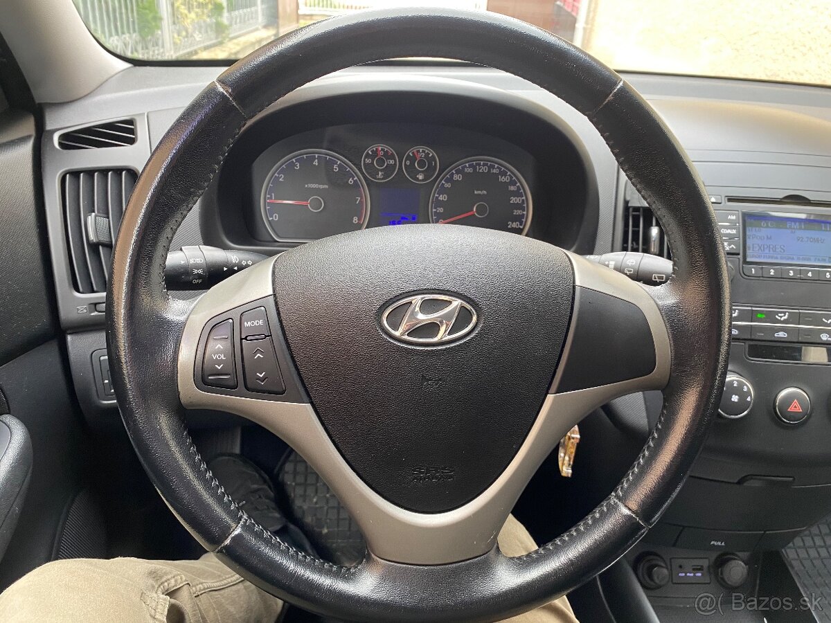Predám Hyundai i30 1,4 80kw benzin - 2