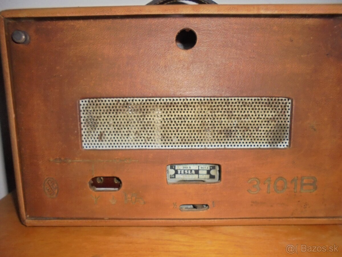 Predám rádio, súdok, kufríky - 2