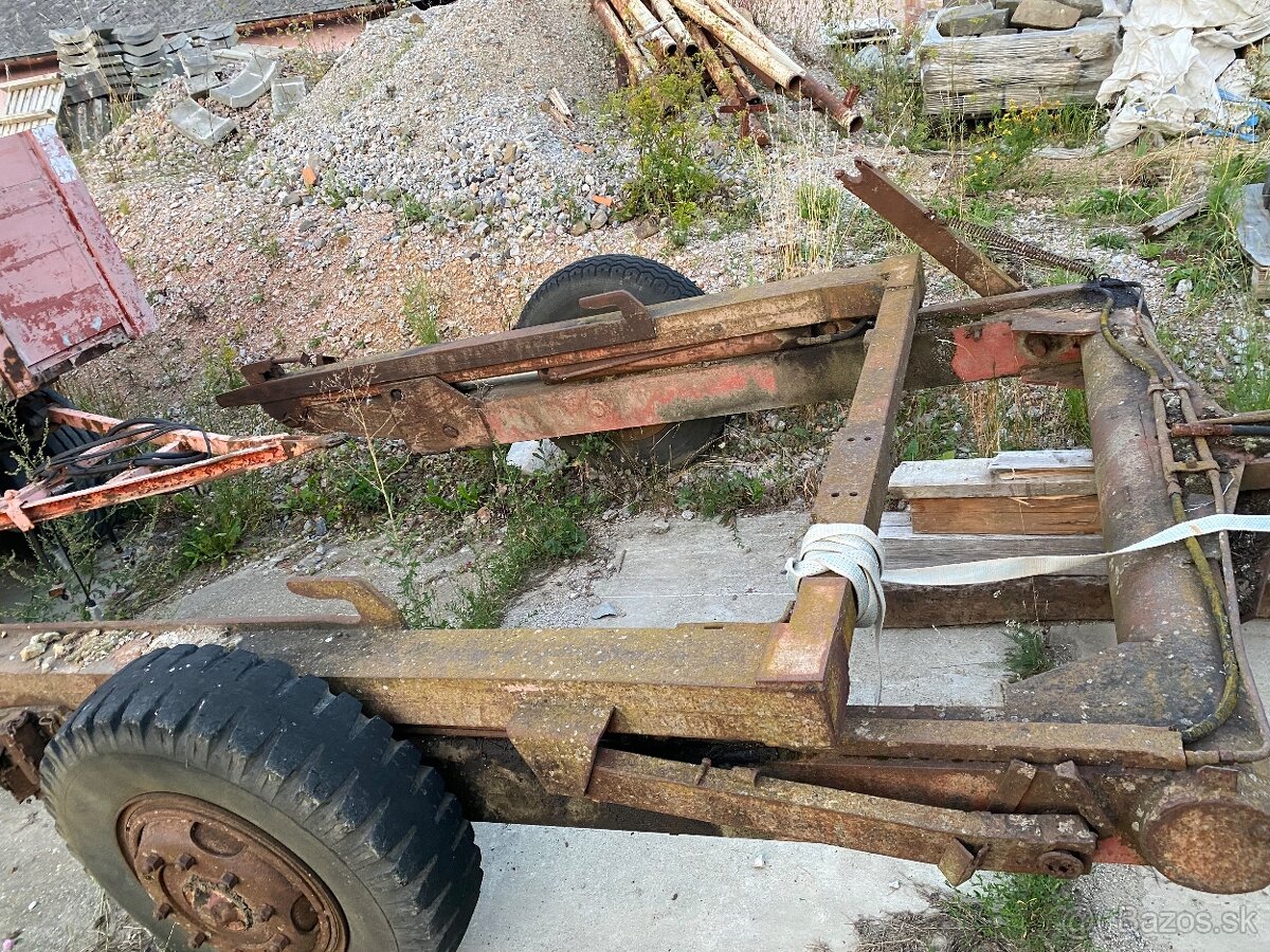 Traktorovy prives kontajnerovy - 2