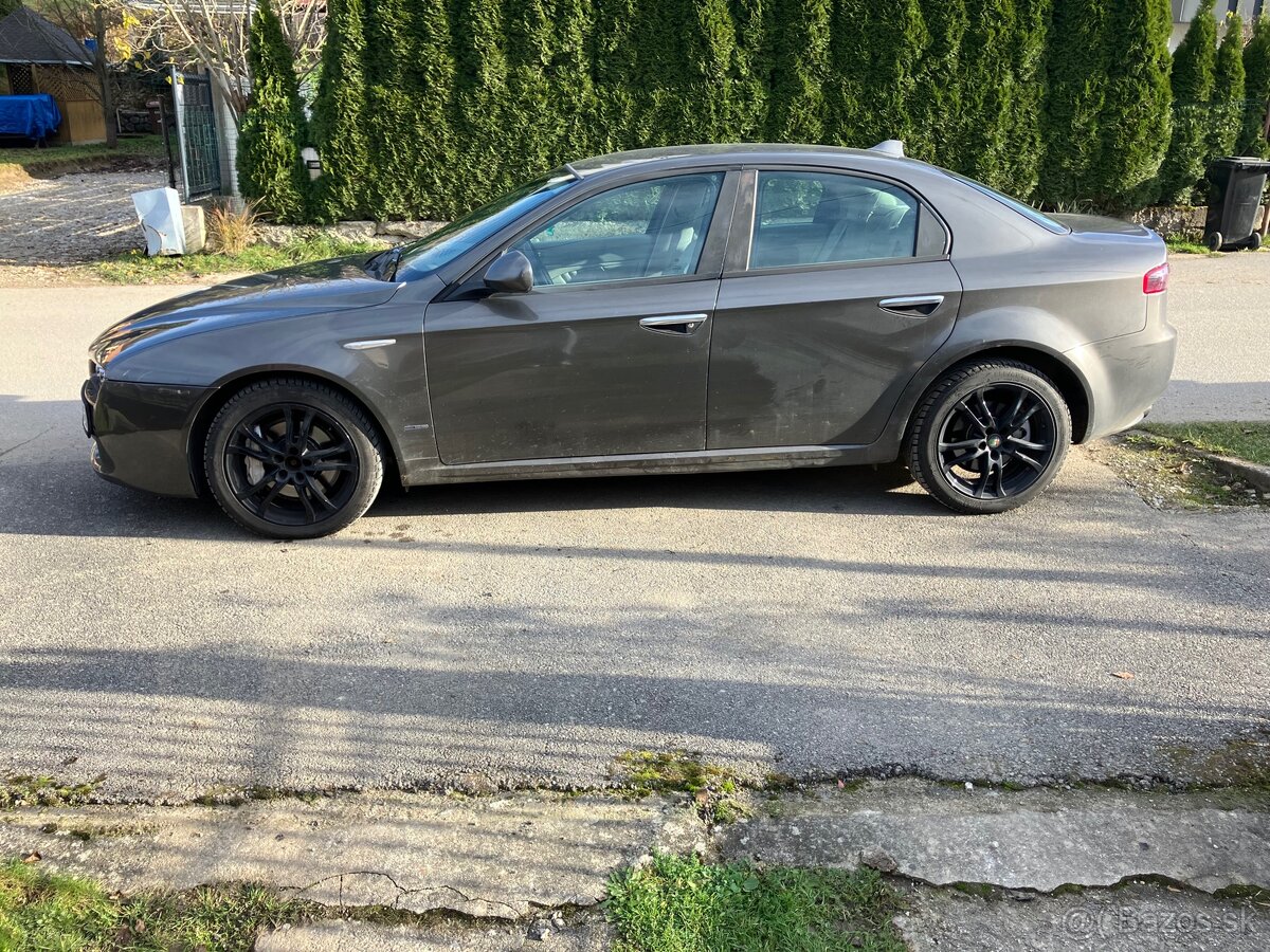 Predám alfa romeo 159 - 2