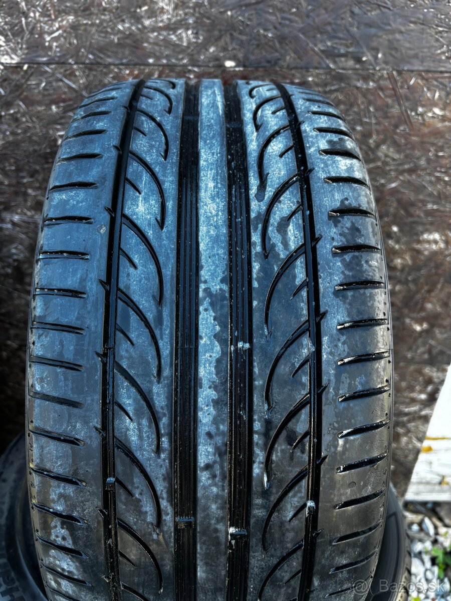 245/40 R17 Hankook - 2