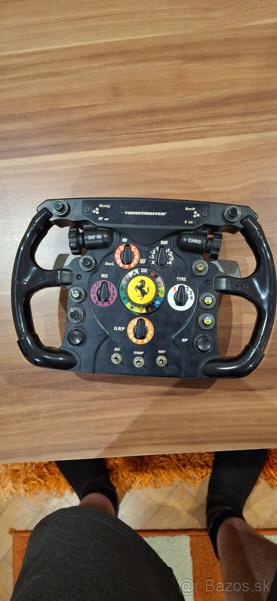 Thrustmaster T300 Pedale a Volant T150 F1 - 2
