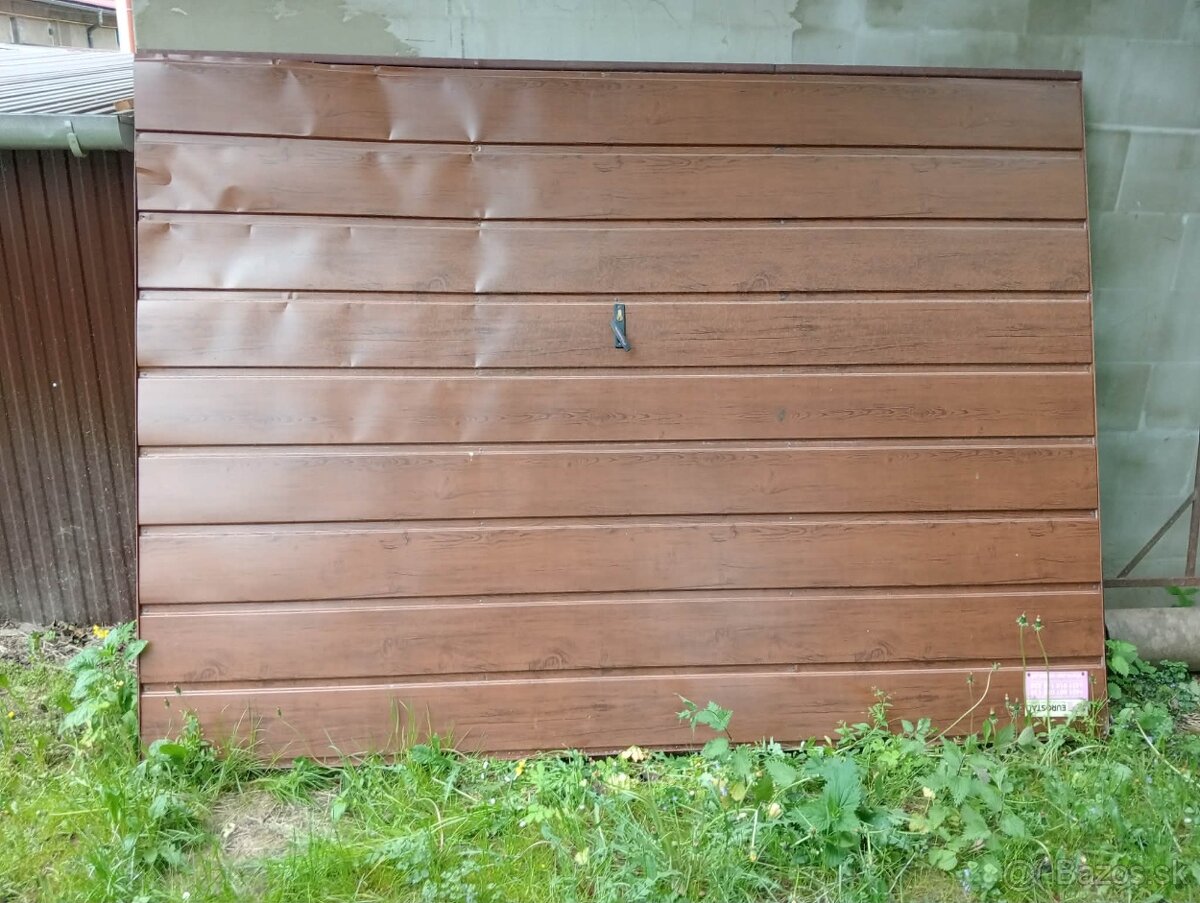 Predám plechovú garážovú bránu - 2