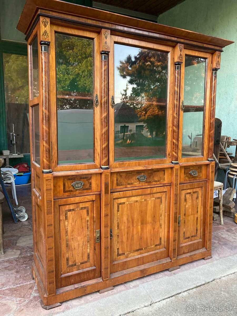 Intarzovaná Biedermeier vitrína - 2