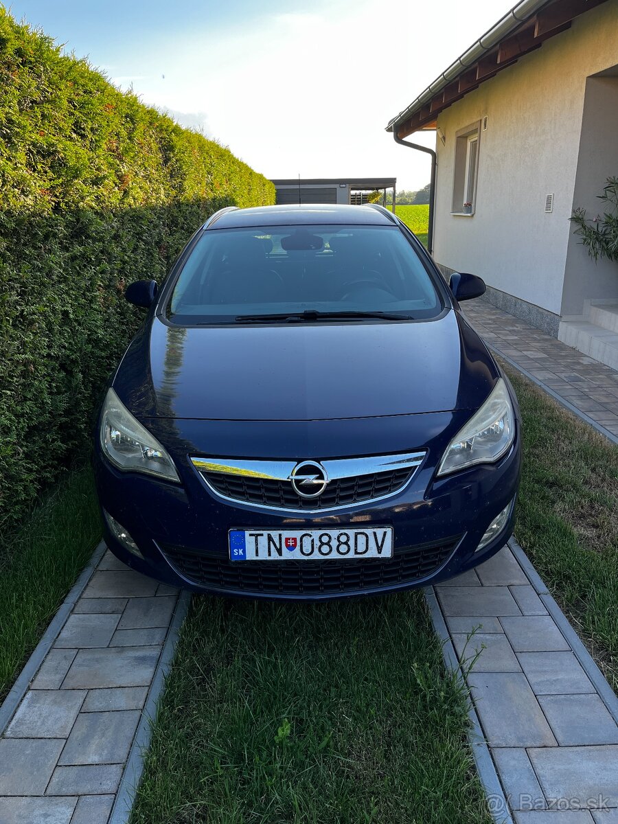 Opel Astra J - 2