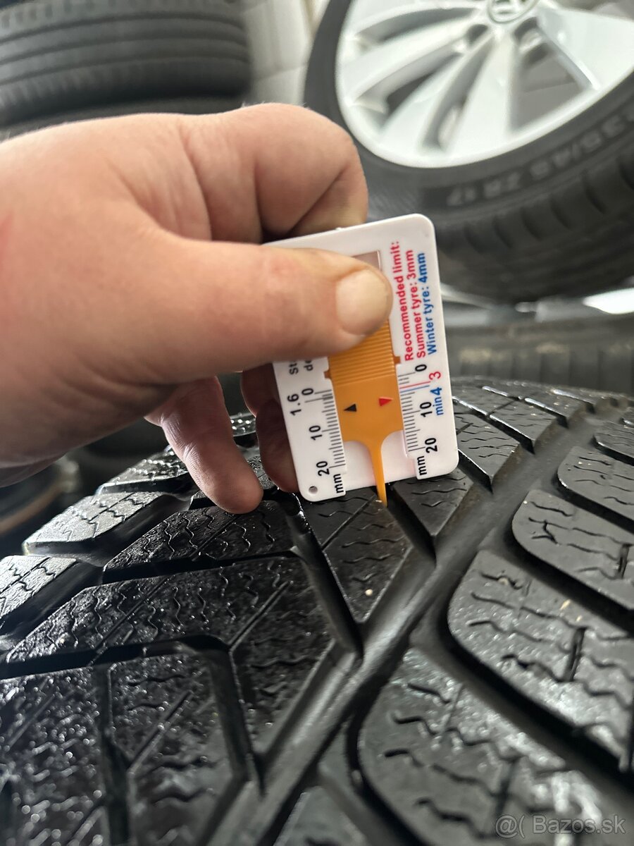 215/65 R16 Pirelli sottozero 3 zimné - 2