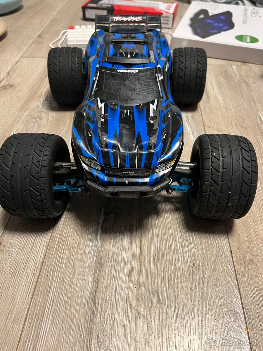Traxxas rustler 44 - 2