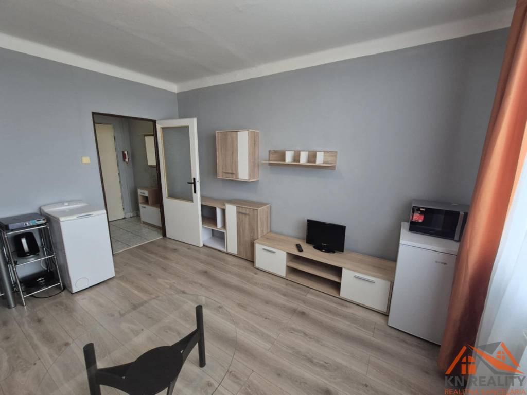 Na predaj zariadená garsónka po rekonštrukcii Komárno - 2