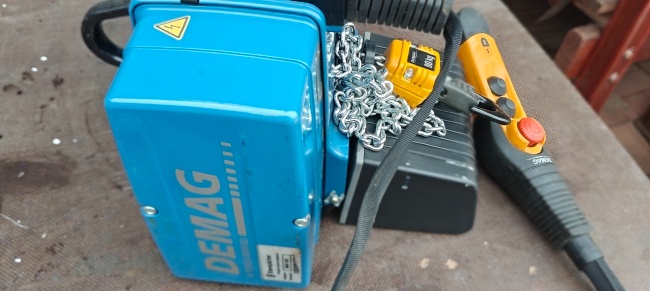 elektrický kladkostroj Demag 80 kg - top stav - 2