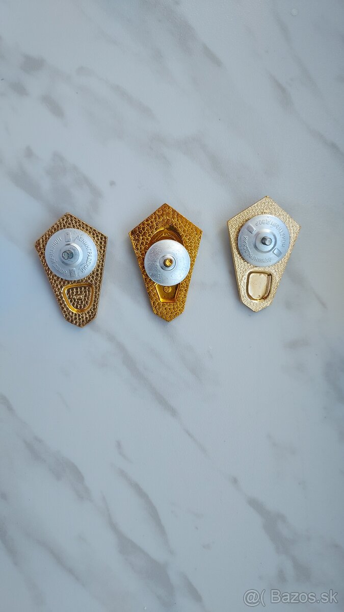 Odznaky. Absolvent. ZSSR. Rusko. nové. originál. 3 ks - 2