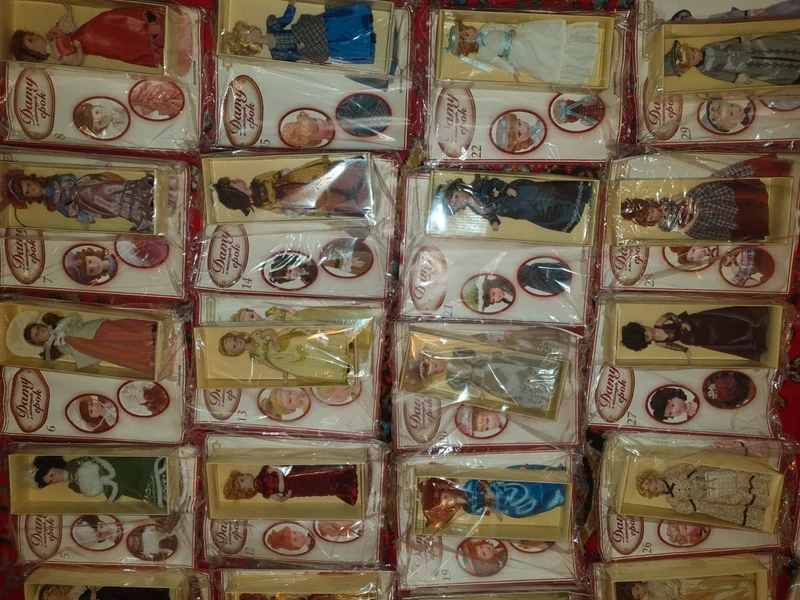 babika porcelanova 44 kusov - 2