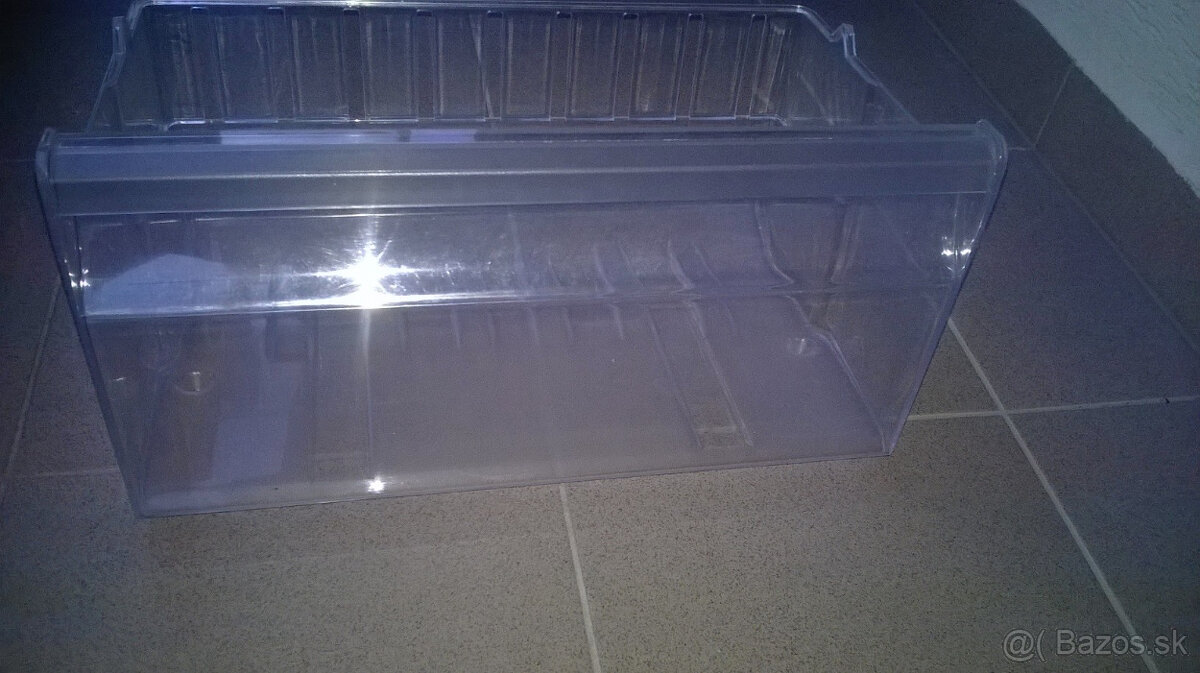 Predáme príslušenstvo šuflíky do kombin.Whirpool - 2