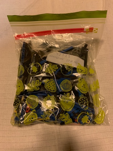 LEGO 42123 Technic - McLaren Senna GTR - 2