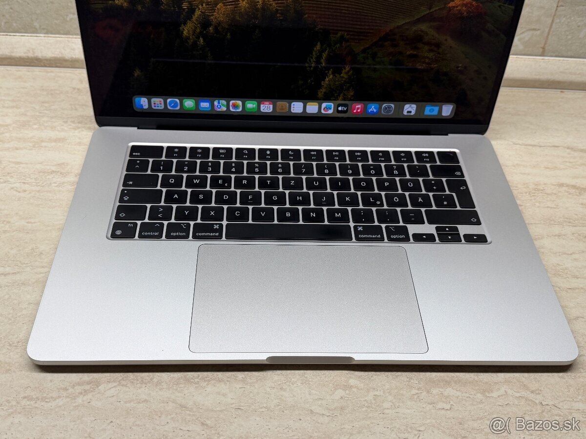 MacBook Air 15,3", M2, 8GB, 256GB, Silver, 8 cyklov - 2