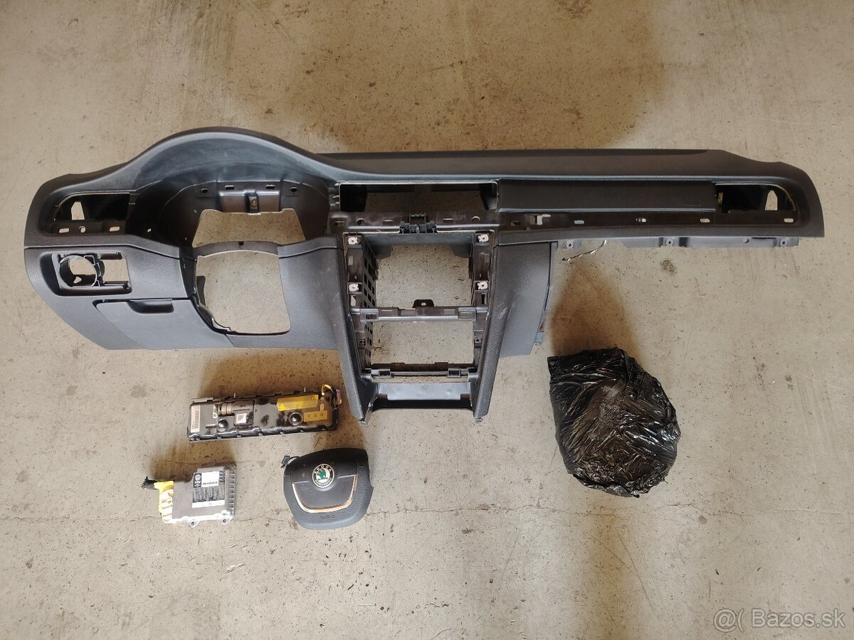 Palubovka + airbagy Škoda SuperB 2 - 2