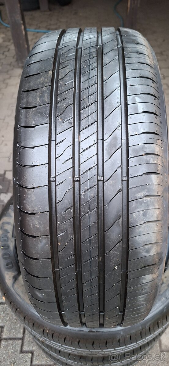 Goodyear Efficient 205/50 R17 - 2