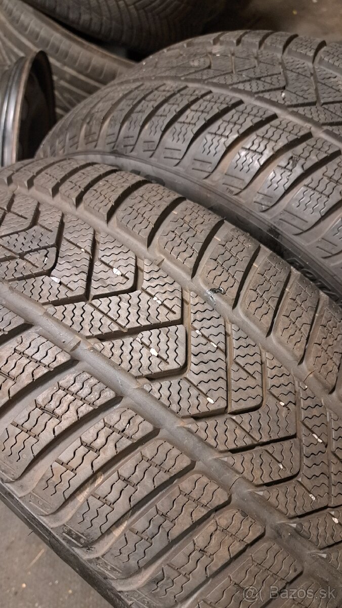 2KS zimne 245/45/18 PIRELLI - 2