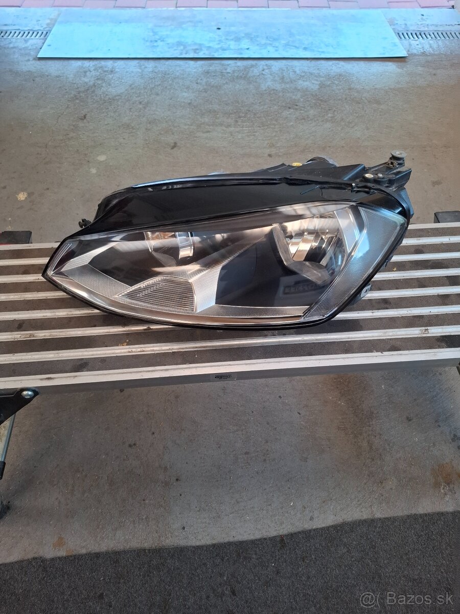 Volkswagen Golf 7  predné ľavé svetlo - 2