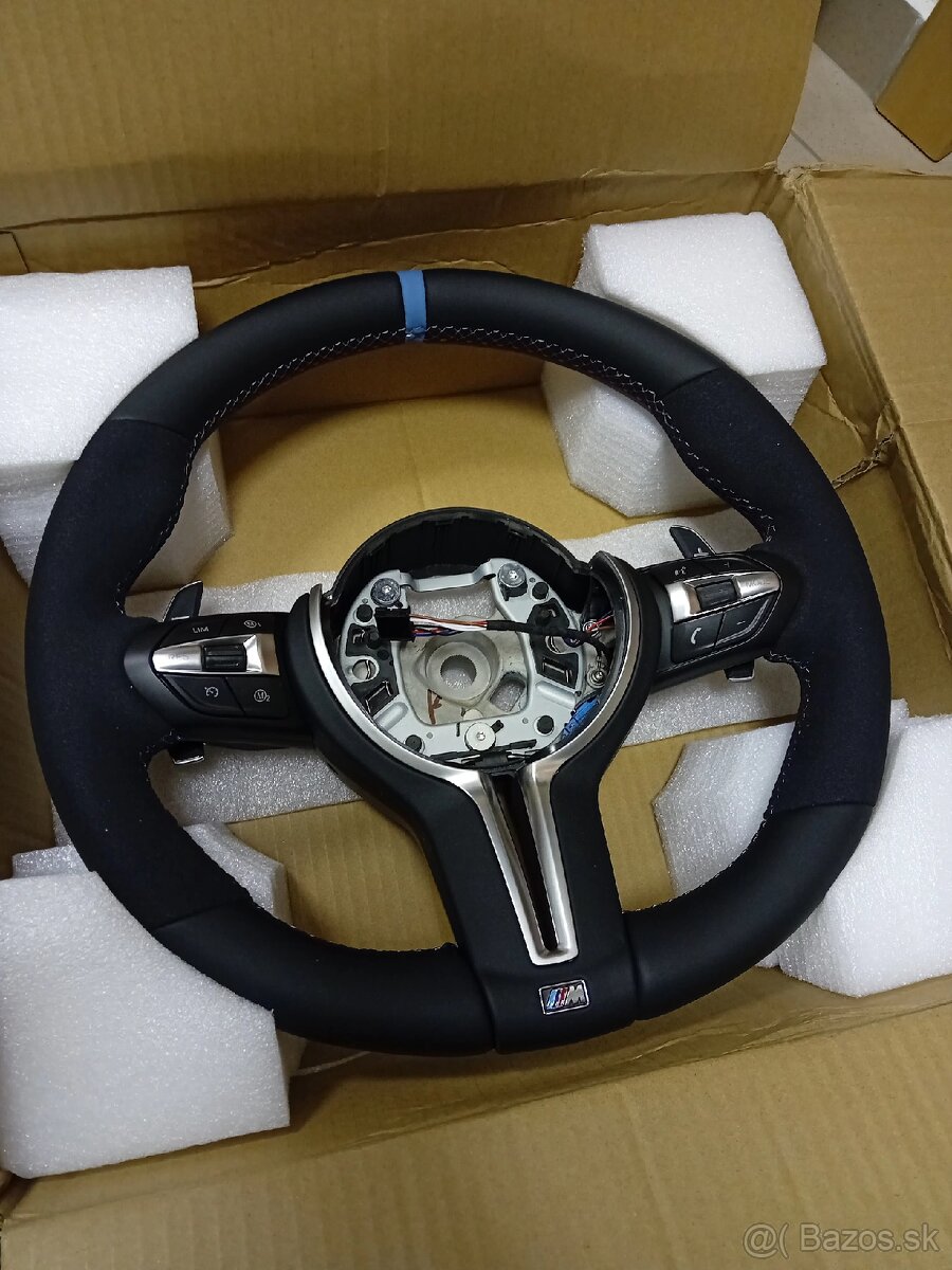 Športový alcantara BMW volant - 2