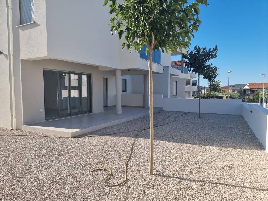 CHORVÁTSKO - Moderné apartmány neďaleko peknej pláže - VODIC - 2