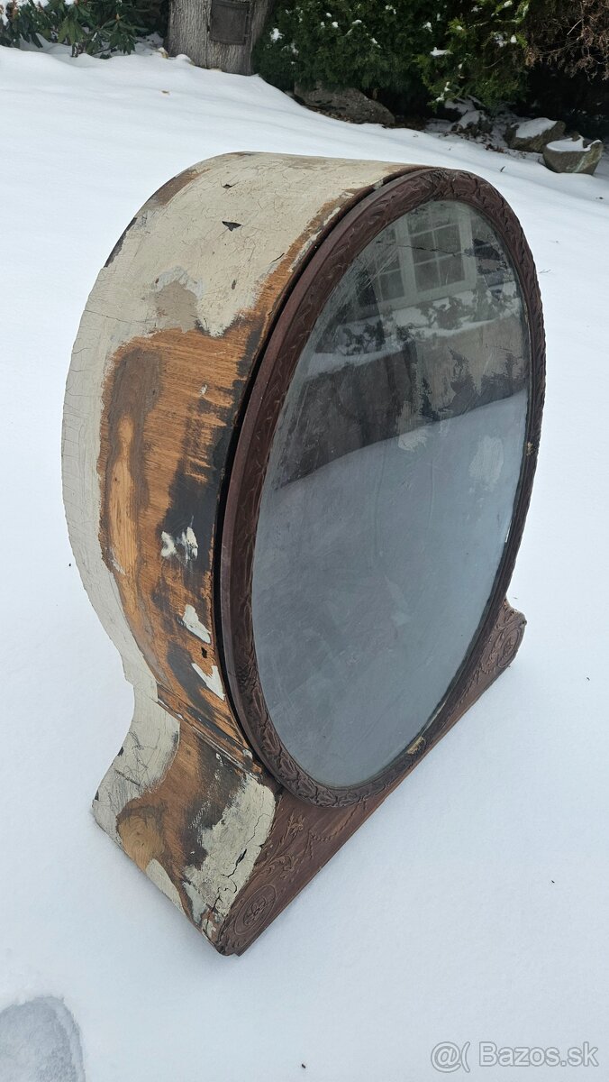 Skrinka na sochu,Nika - 2