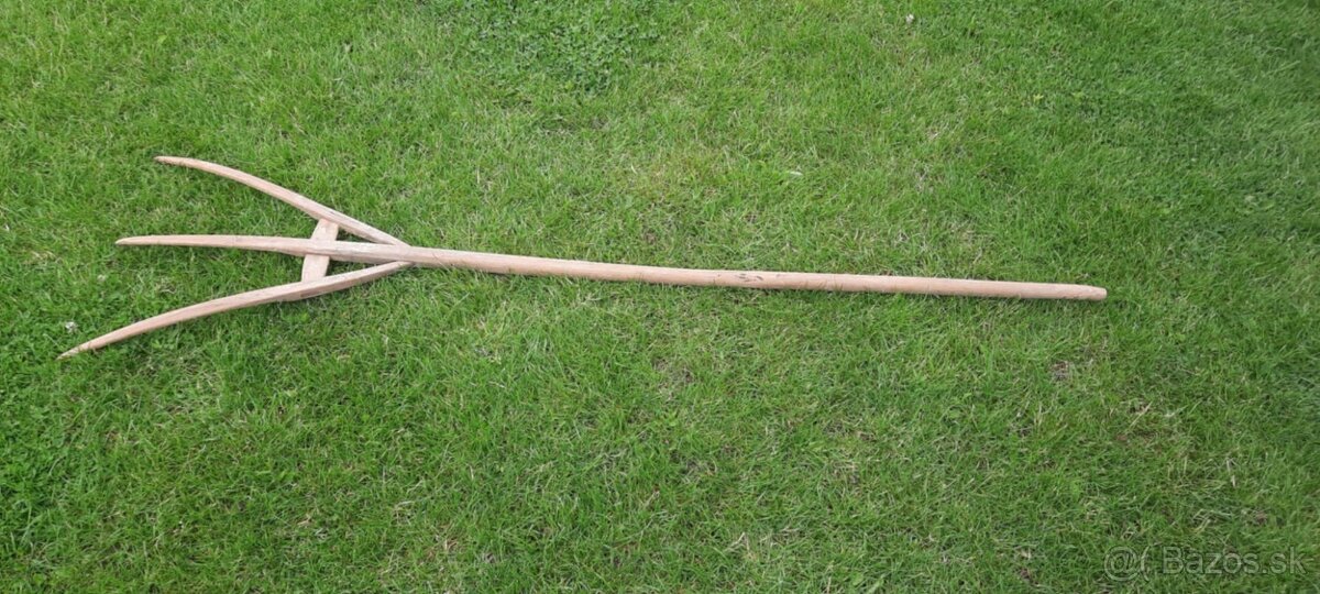 stare drevene vidly - 2