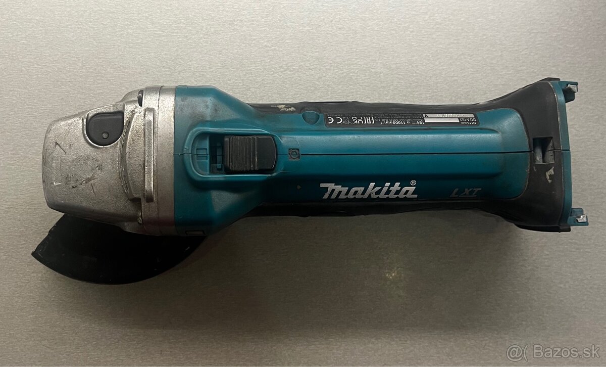 Uhlová brúska Makita DGA452 - 2