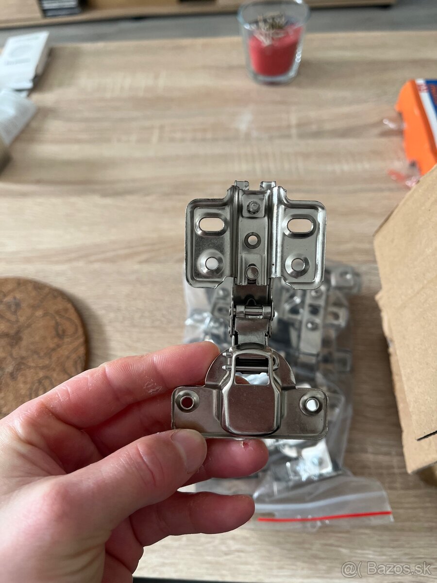 Klasické pánty do kuchynskych a šatnikovych dverí - 2